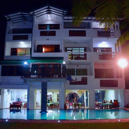 Southern Star Hotel Bentota Extérieur photo