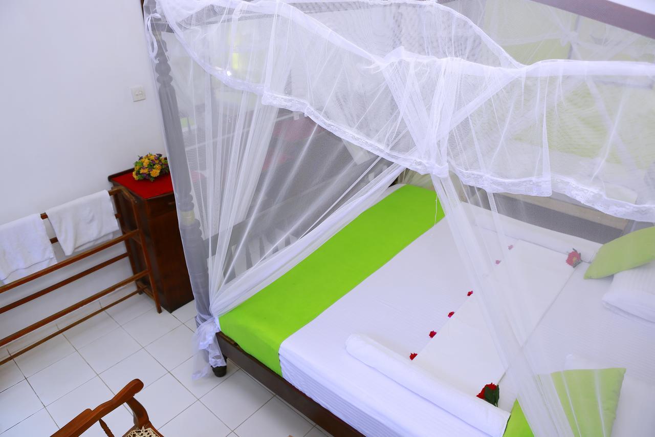 Southern Star Hotel Bentota Extérieur photo