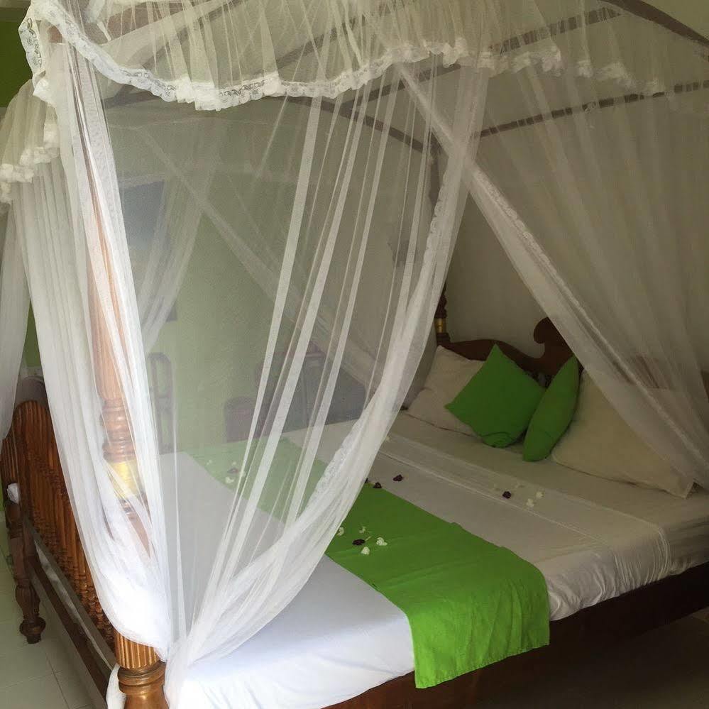 Southern Star Hotel Bentota Extérieur photo