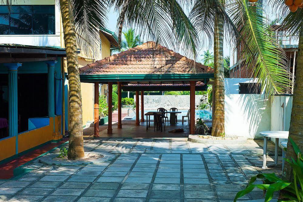 Southern Star Hotel Bentota Extérieur photo