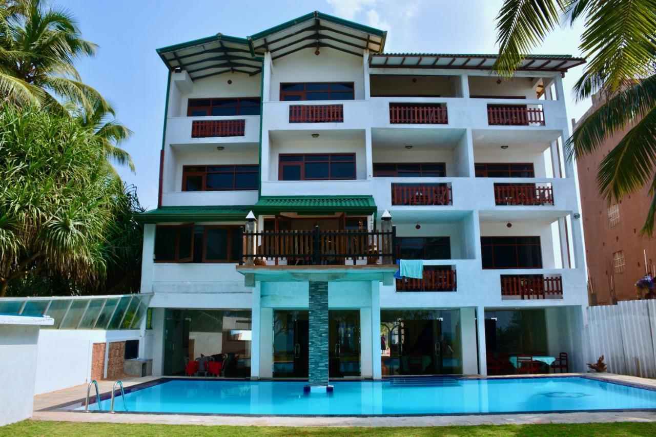 Southern Star Hotel Bentota Extérieur photo