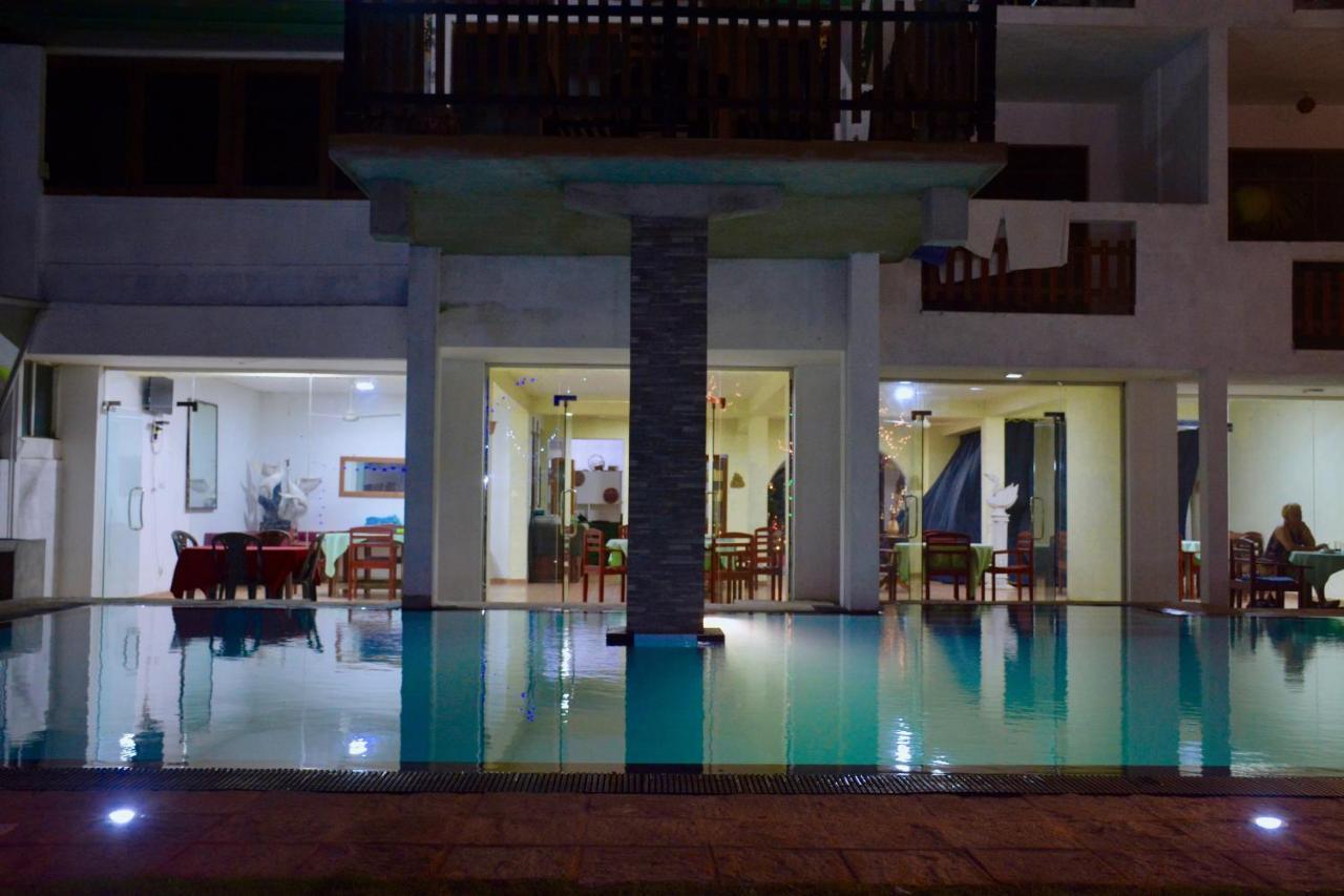 Southern Star Hotel Bentota Extérieur photo